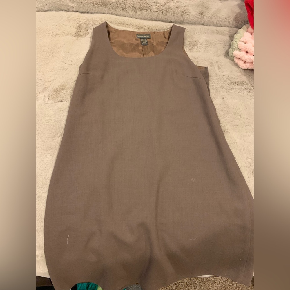 Banana republic sleevless dress in brown, size 8.
